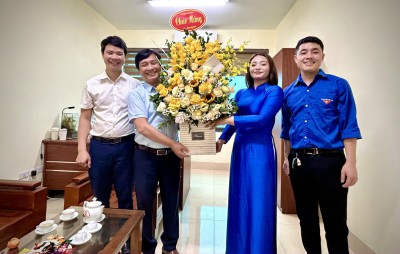 LÃNH ĐẠO TRẠM Y TẾ TẶNG HOA CHÚC MỪNG 95 NĂM NGÀY THÀNH LẬP ĐOÀN THANH NIÊN CỘNG SẢN HỒ CHÍ MINH (26/3/1931 – 26/3/2026)