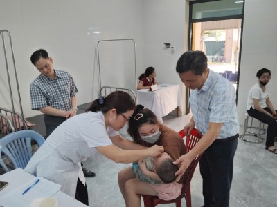 Trạm Y tế phường Chương Mỹ tổ chức Chiến dịch cho trẻ uống bổ sung Vitamin A đợt 1 trên địa bàn phường năm 2026.