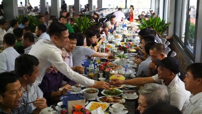 TRẠM Y TẾ PHƯỜNG CHƯƠNG MỸ TUYÊN TRUYỀN ĐẢM BẢO AN TOÀN THỰC PHẨM TRONG CÁC BỮA CỖ ĐÔNG NGƯỜI