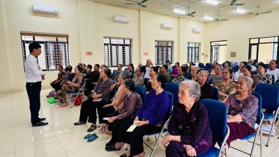 TRẠM Y TẾ PHƯỜNG CHƯƠNG MỸ TỔ CHỨC TRUYỀN THÔNG MÔ HÌNH CHĂM SÓC SỨC KHỎE NGƯỜI CAO TUỔI TRÊN ĐỊA BÀN PHƯỜNG