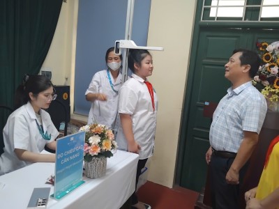 TRẠM Y TẾ PHƯỜNG CHƯƠNG MỸ PHỐI HỢP TRIỂN KHAI KHÁM SỨC KHỎE ĐỊNH KỲ MIỄN PHÍ CHO HỌC SINH TRÊN ĐỊA BÀN PHƯỜNG