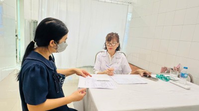 Trạm y tế phường Chương Mỹ phối hợp tổ chức khám thai, siêu âm và tư vấn sức khỏe miễn phí cho phụ nữ mang thai trên địa bàn