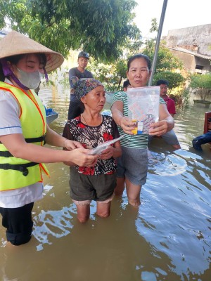 Trung tâm Y tế huyện Chương Mỹ khuyến cáo người dân chủ động phòng tránh các bệnh truyền nhiễm thường xảy ra trong và sau khi mưa lũ