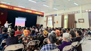 Trạm y tế phường Chương Mỹ tăng cường truyền thông chăm sóc sức khỏe người cao tuổi hướng đến ngày Quốc tế người cao tuổi 1/10